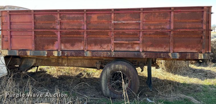 image for item OM9902 1971 Ford 750 grain truck