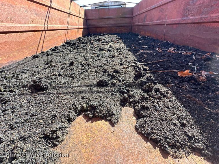 image for item OM9902 1971 Ford 750 grain truck