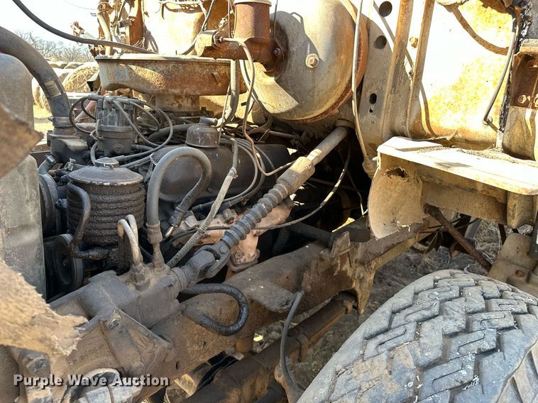 image for item OM9902 1971 Ford 750 grain truck