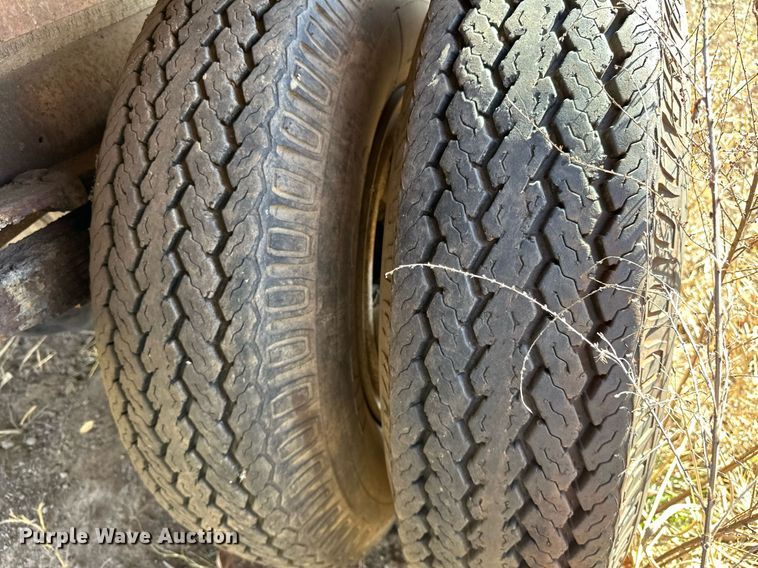 image for item OM9902 1971 Ford 750 grain truck