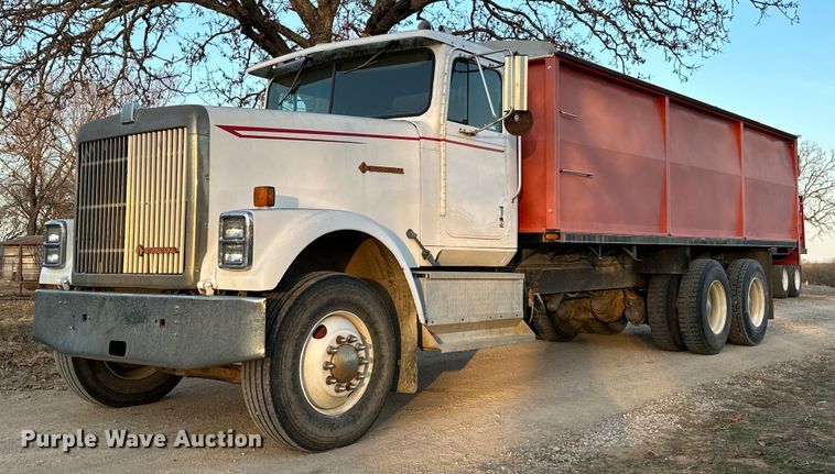 image for item OM9903 1990 International  9300 grain truck