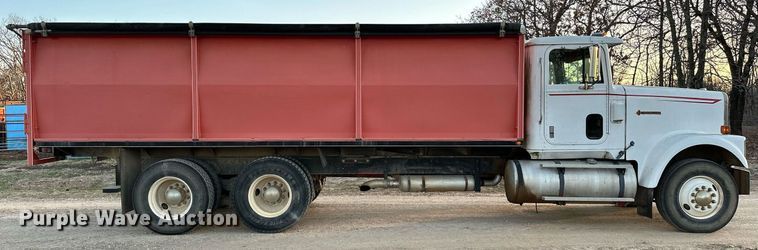 image for item OM9903 1990 International  9300 grain truck