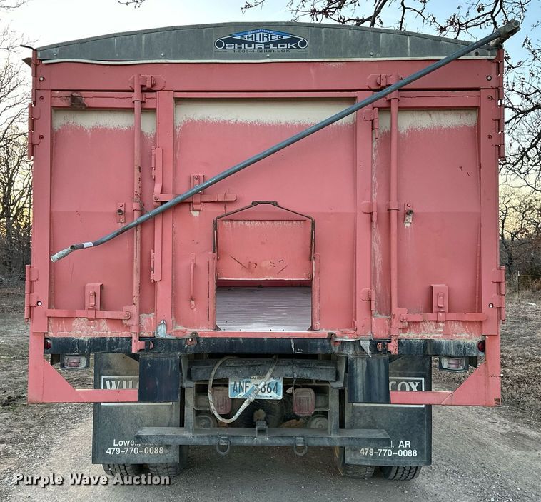 image for item OM9903 1990 International  9300 grain truck