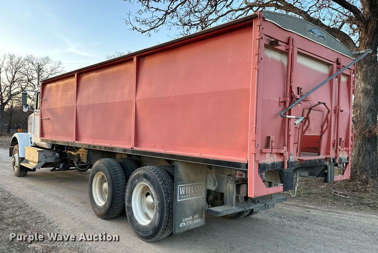 image for item OM9903 1990 International  9300 grain truck