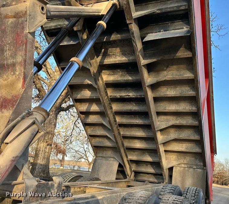 image for item OM9903 1990 International  9300 grain truck