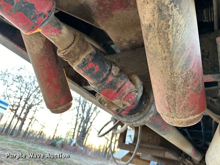 image for item OM9903 1990 International  9300 grain truck