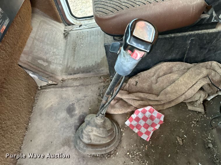 image for item OM9903 1990 International  9300 grain truck