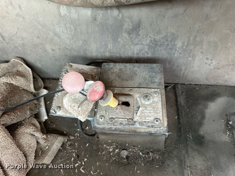 image for item OM9903 1990 International  9300 grain truck