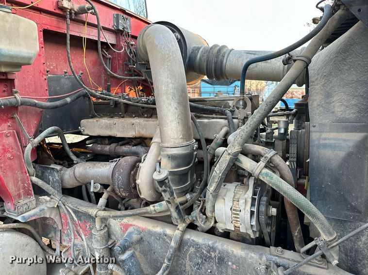 image for item OM9903 1990 International  9300 grain truck