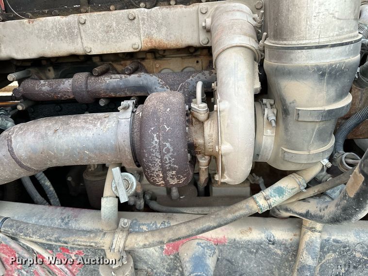 image for item OM9903 1990 International  9300 grain truck