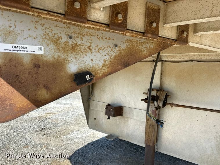 image for item OM9969 1993 Turnbow T4285 livestock trailer