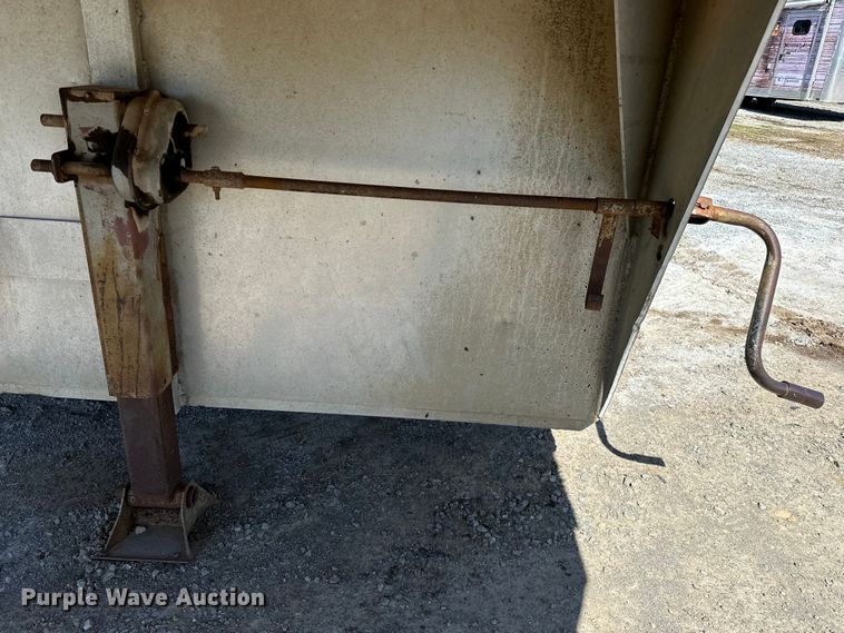 image for item OM9969 1993 Turnbow T4285 livestock trailer