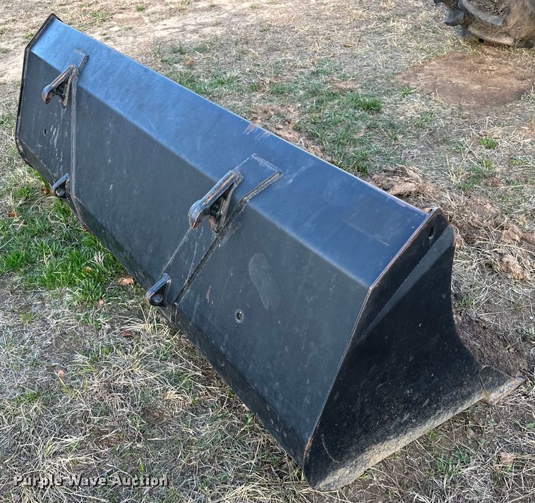 image for item OM9991 2009 Case IH Farmall 95 MFWD tractor