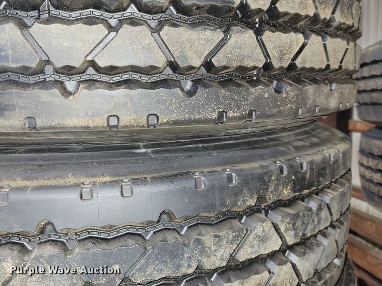 image for item DG0439 (8) Hankook 255/70R22.5 tires