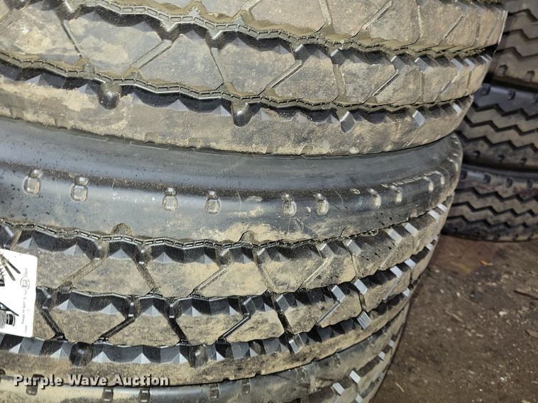 image for item DG0439 (8) Hankook 255/70R22.5 tires