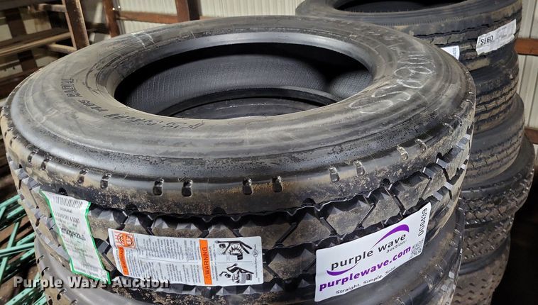 image for item DG0439 (8) Hankook 255/70R22.5 tires