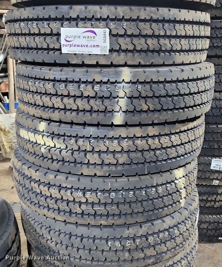 image for item DG0442 (8) Yokohama 11R22.5 tires