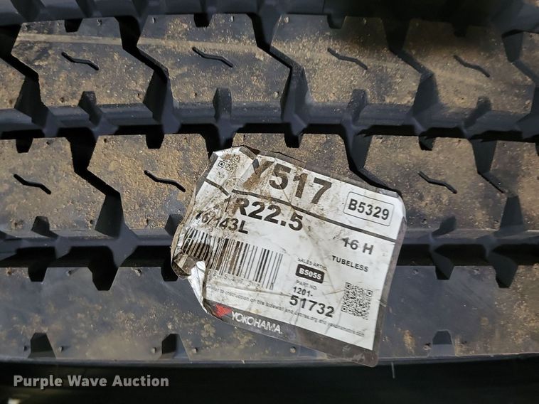 image for item DG0442 (8) Yokohama 11R22.5 tires