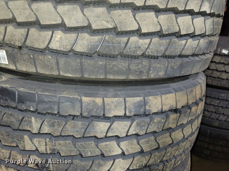 image for item DG0449 (4) Cooper 385/65R22.5 tires