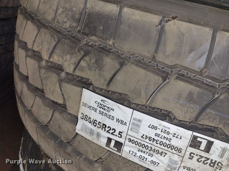 image for item DG0449 (4) Cooper 385/65R22.5 tires