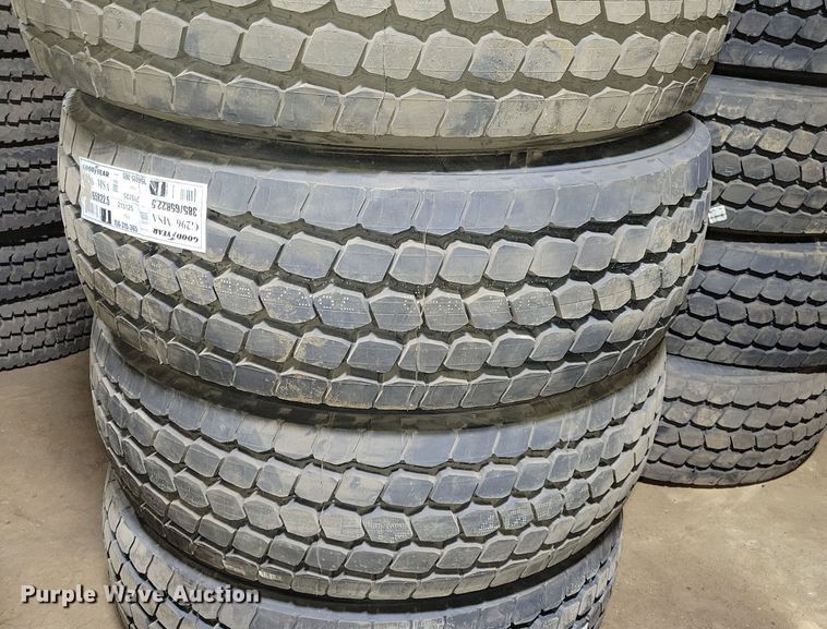 image for item DG0451 (4) Goodyear G296 385/65R22.5 tires