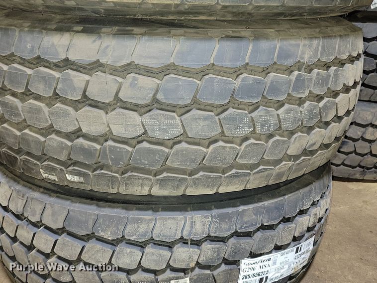 image for item DG0451 (4) Goodyear G296 385/65R22.5 tires