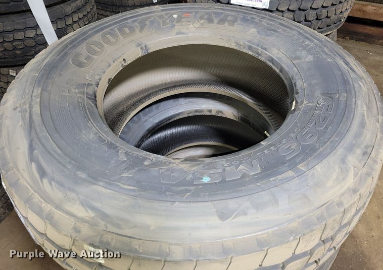 image for item DG0451 (4) Goodyear G296 385/65R22.5 tires