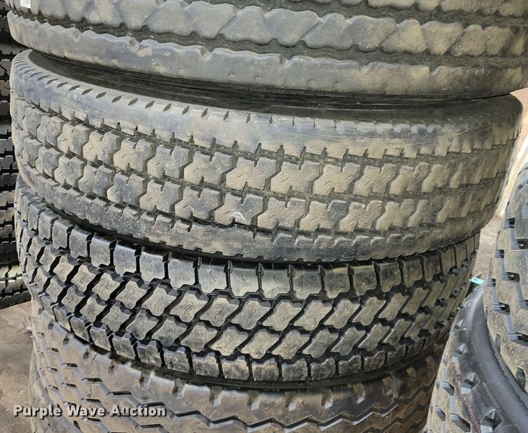 image for item DG0454 (5) 11R22.5 tires