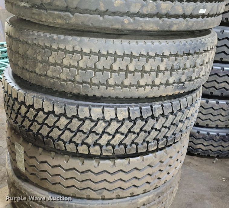 image for item DG0454 (5) 11R22.5 tires