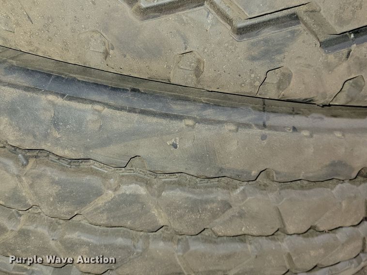 image for item DG0454 (5) 11R22.5 tires