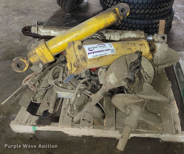 image for item DG0455 Paver parts