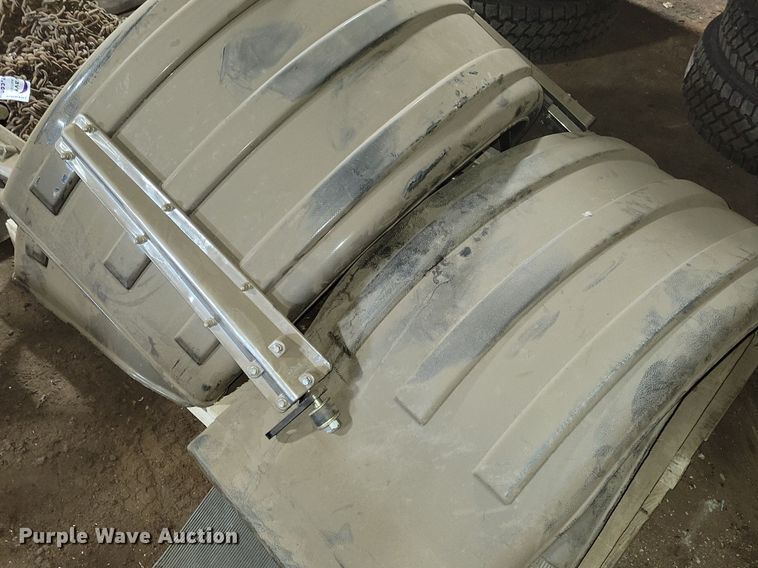 image for item DG0458 (4) fenders