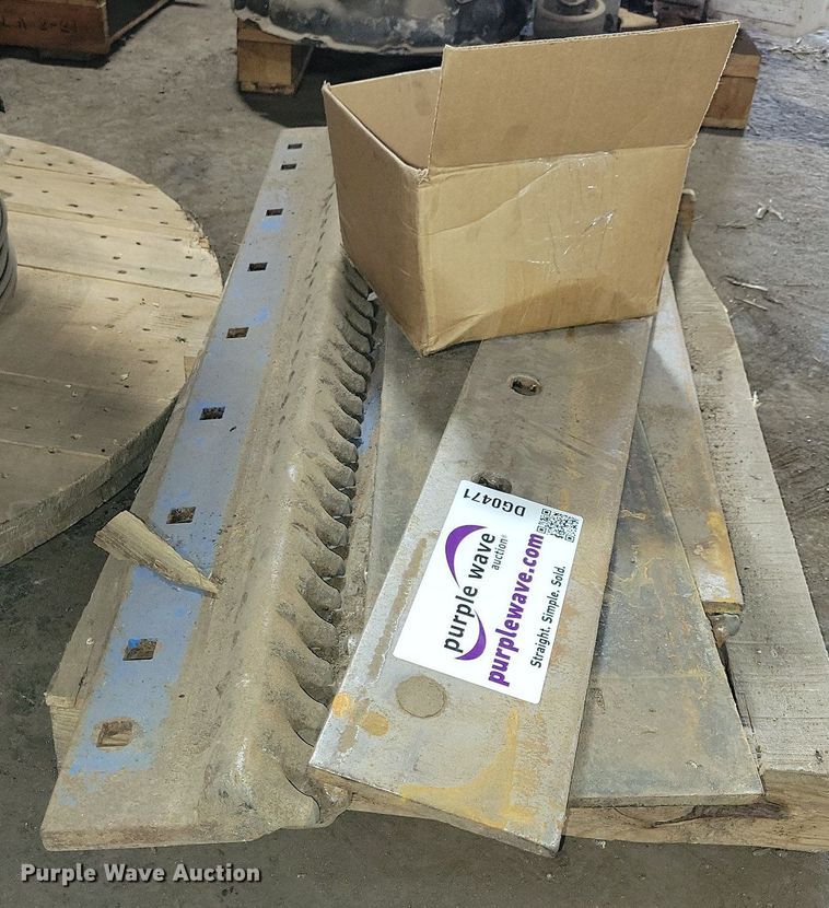 image for item DG0471 Motor grader parts