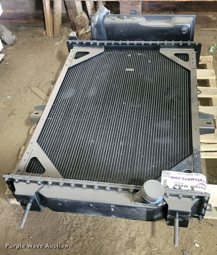 image for item DG0482 Kenworth T800 radiator