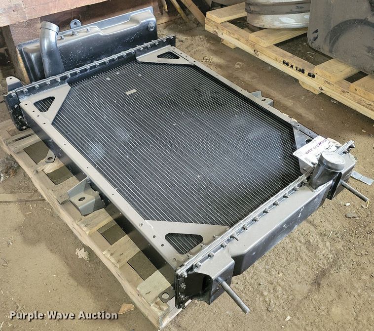image for item DG0482 Kenworth T800 radiator
