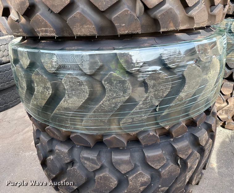 image for item DG0486 (4) Michelin 23.5R25 tires