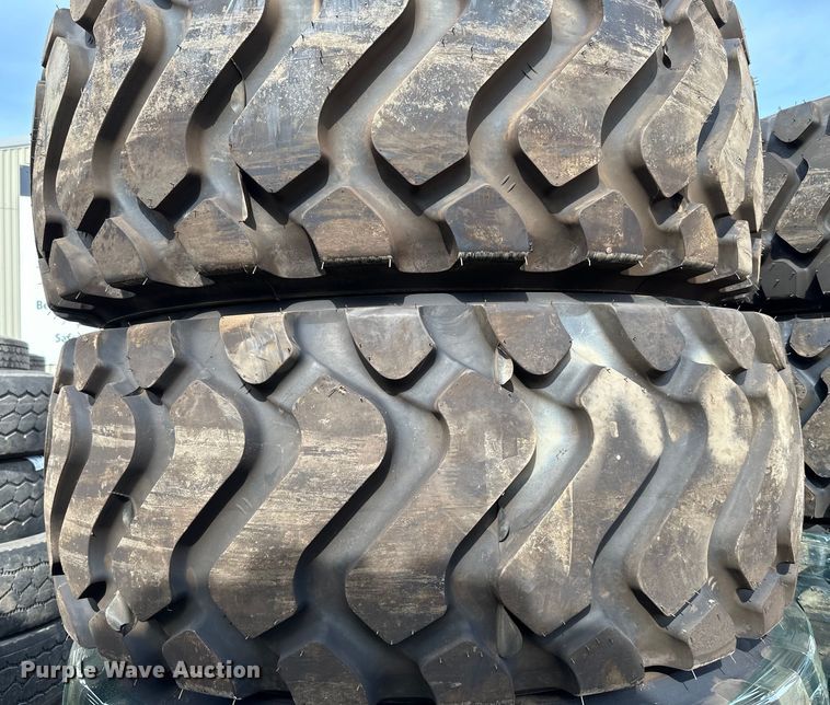 image for item DG0486 (4) Michelin 23.5R25 tires