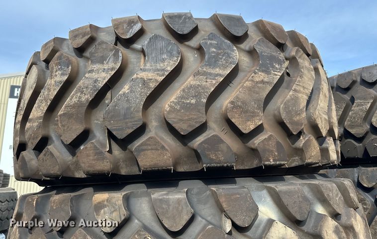 image for item DG0486 (4) Michelin 23.5R25 tires