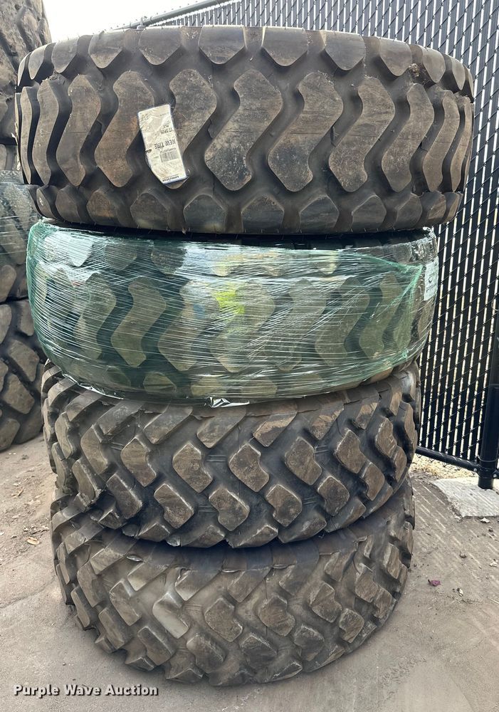 image for item DG0487 (4) 17.5R25 tires