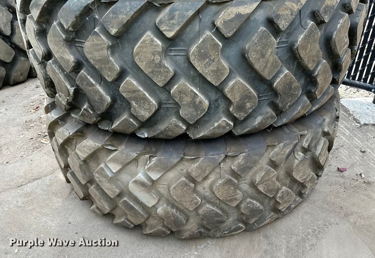 image for item DG0487 (4) 17.5R25 tires