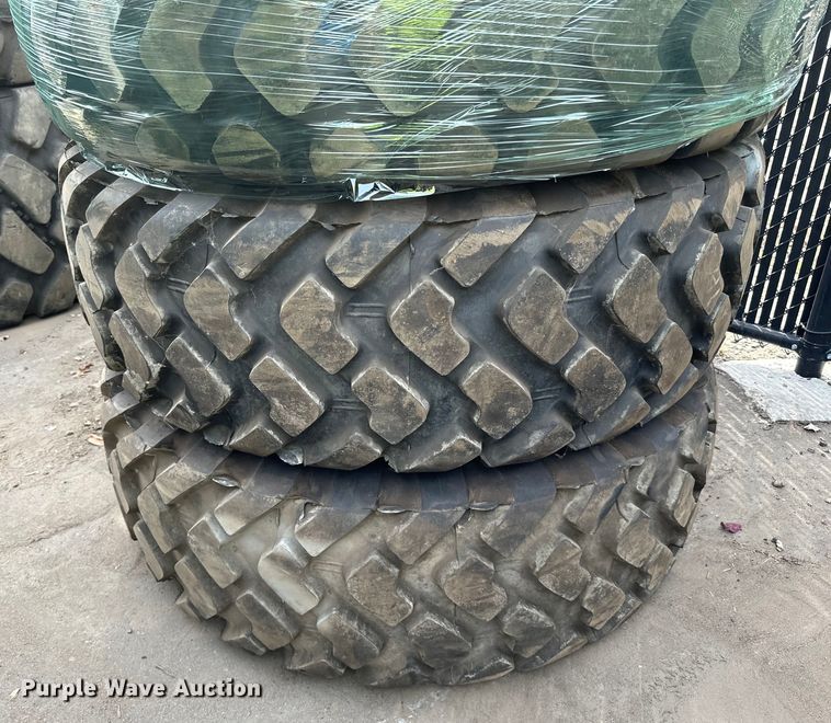 image for item DG0487 (4) 17.5R25 tires