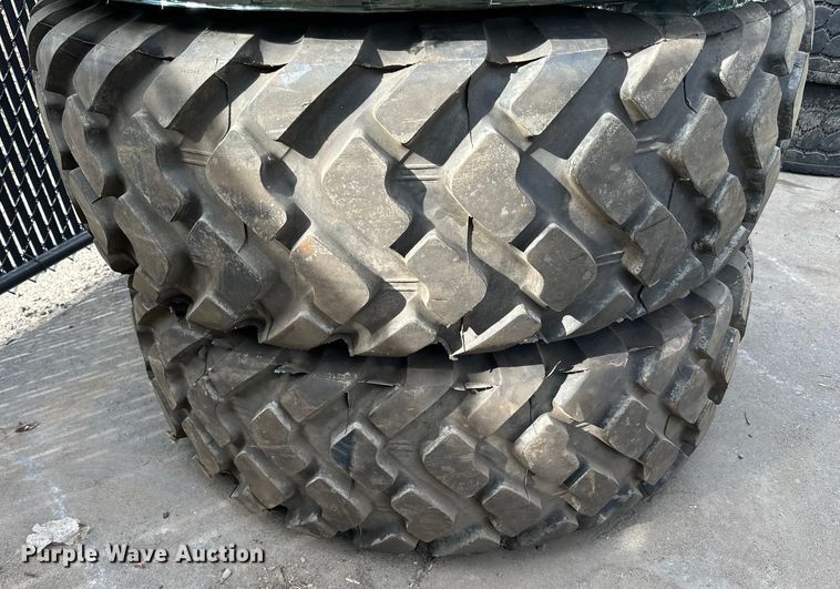 image for item DG0487 (4) 17.5R25 tires
