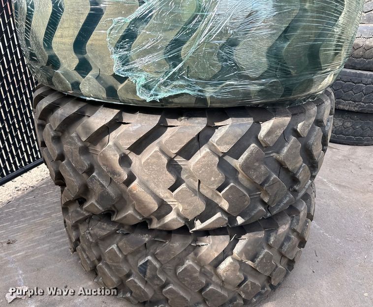 image for item DG0487 (4) 17.5R25 tires