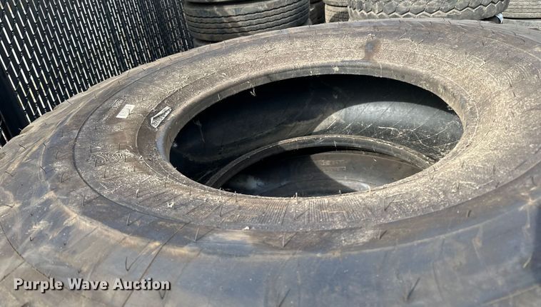 image for item DG0487 (4) 17.5R25 tires