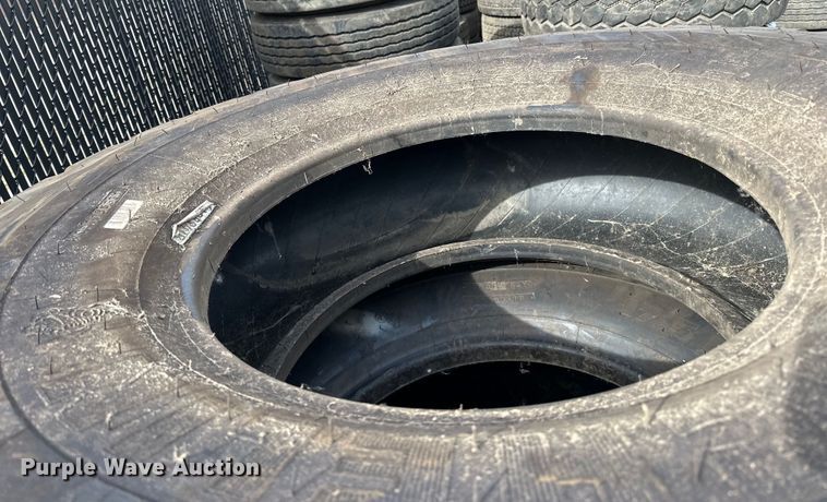 image for item DG0487 (4) 17.5R25 tires