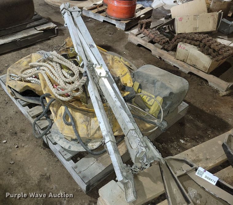 image for item DG0542 Manhole hoist equipment