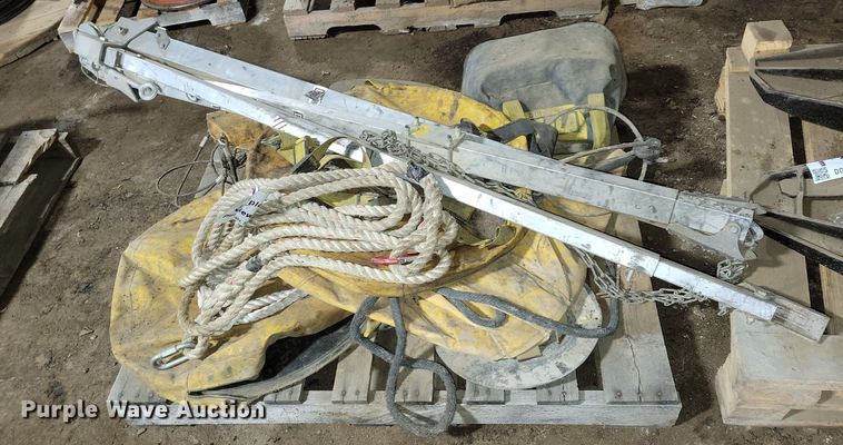 image for item DG0542 Manhole hoist equipment