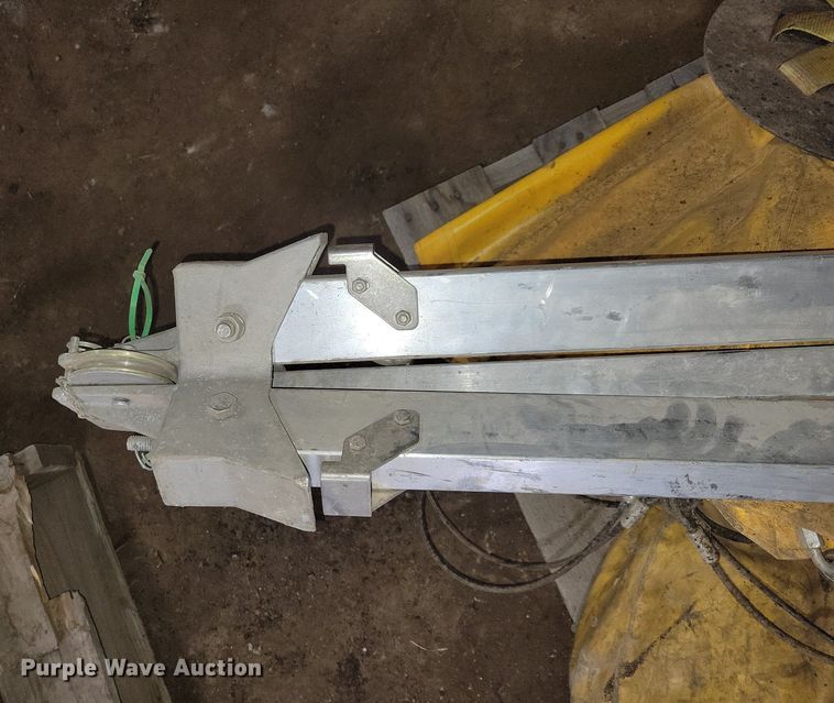 image for item DG0542 Manhole hoist equipment