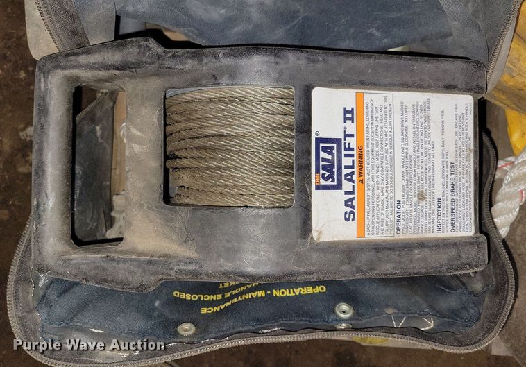 image for item DG0542 Manhole hoist equipment