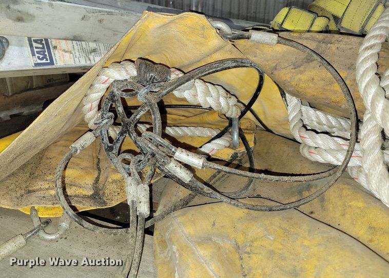 image for item DG0542 Manhole hoist equipment